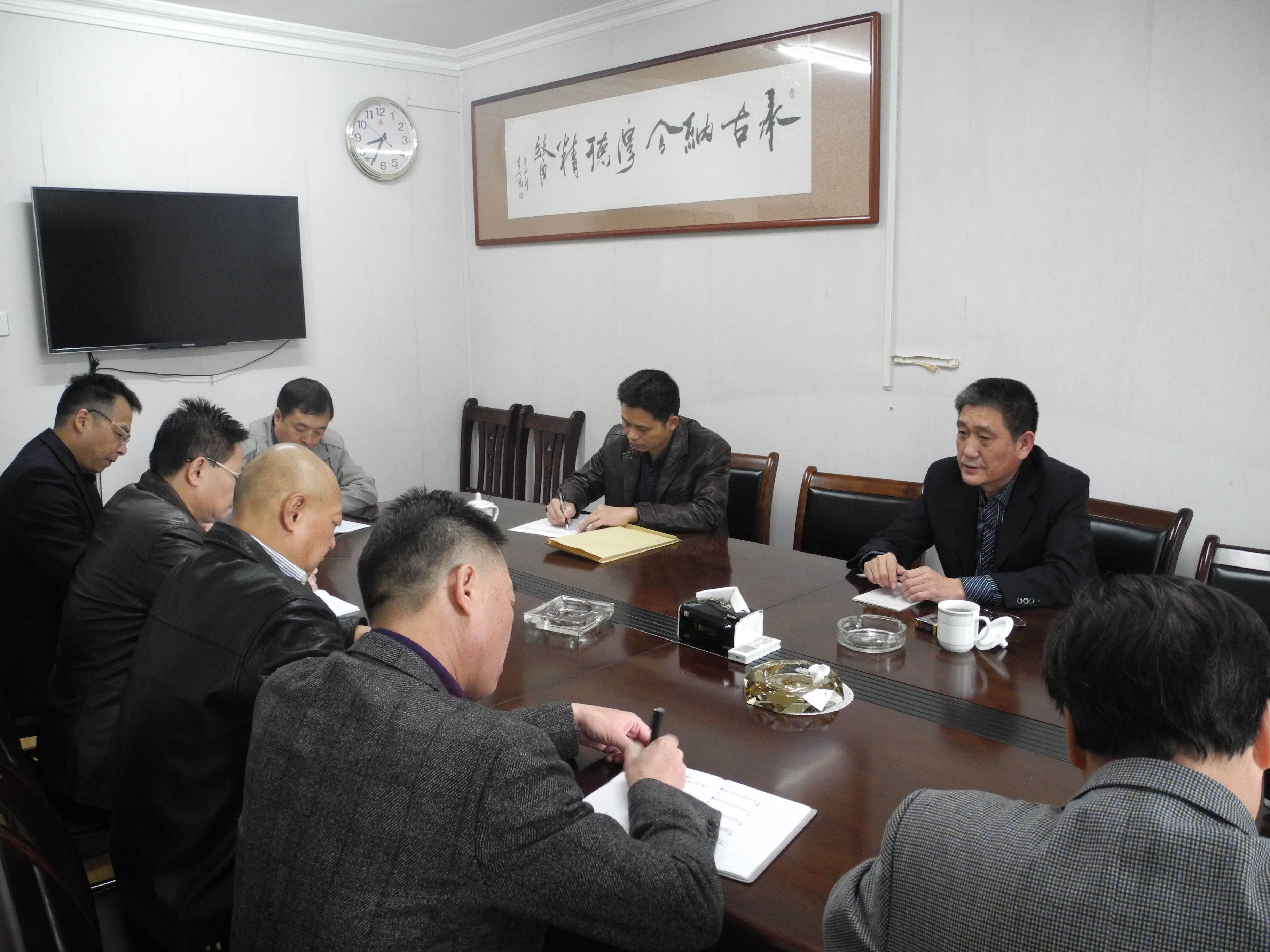 1515154432130898.jpg 001驻自治区卫生计生委纪检组领导到我院督察指导工作.JPG